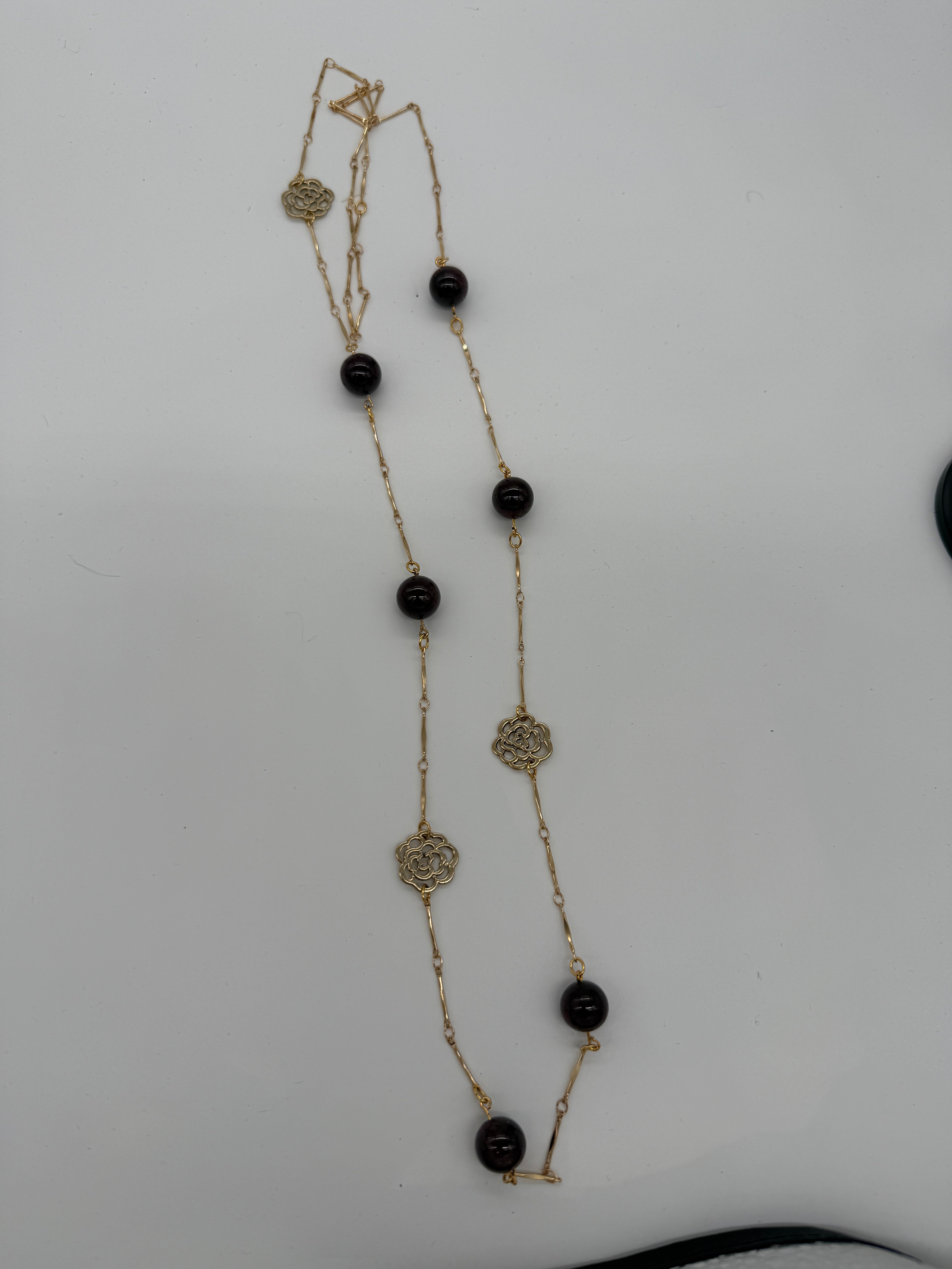 sautoir-grenat-fleur-argent-doré